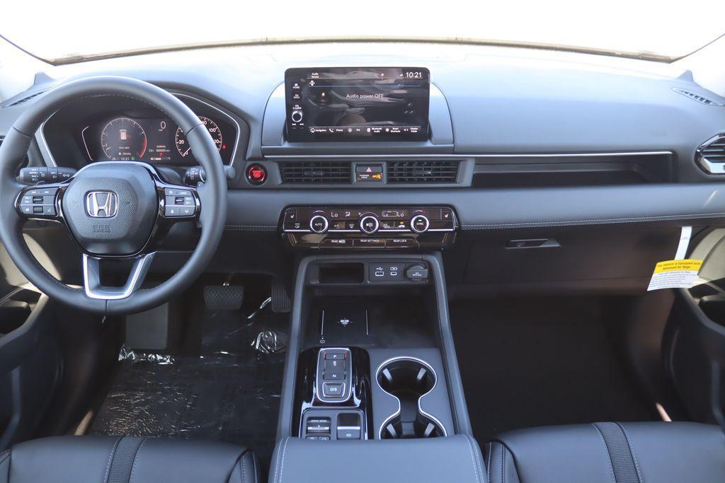 new 2025 Honda Pilot car, priced at $48,351