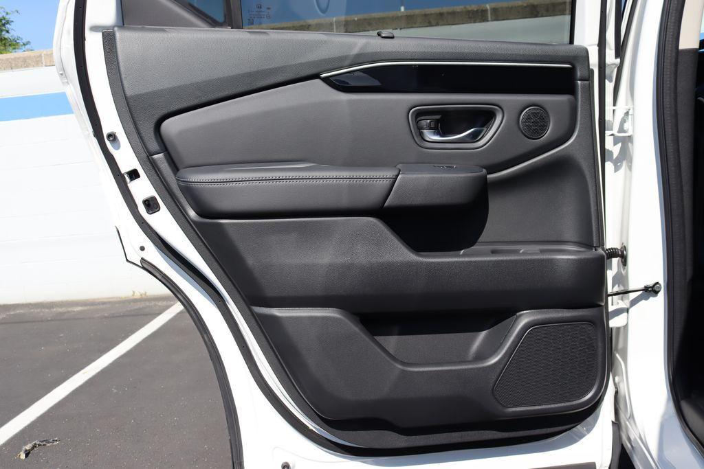 new 2025 Honda Pilot car, priced at $48,351