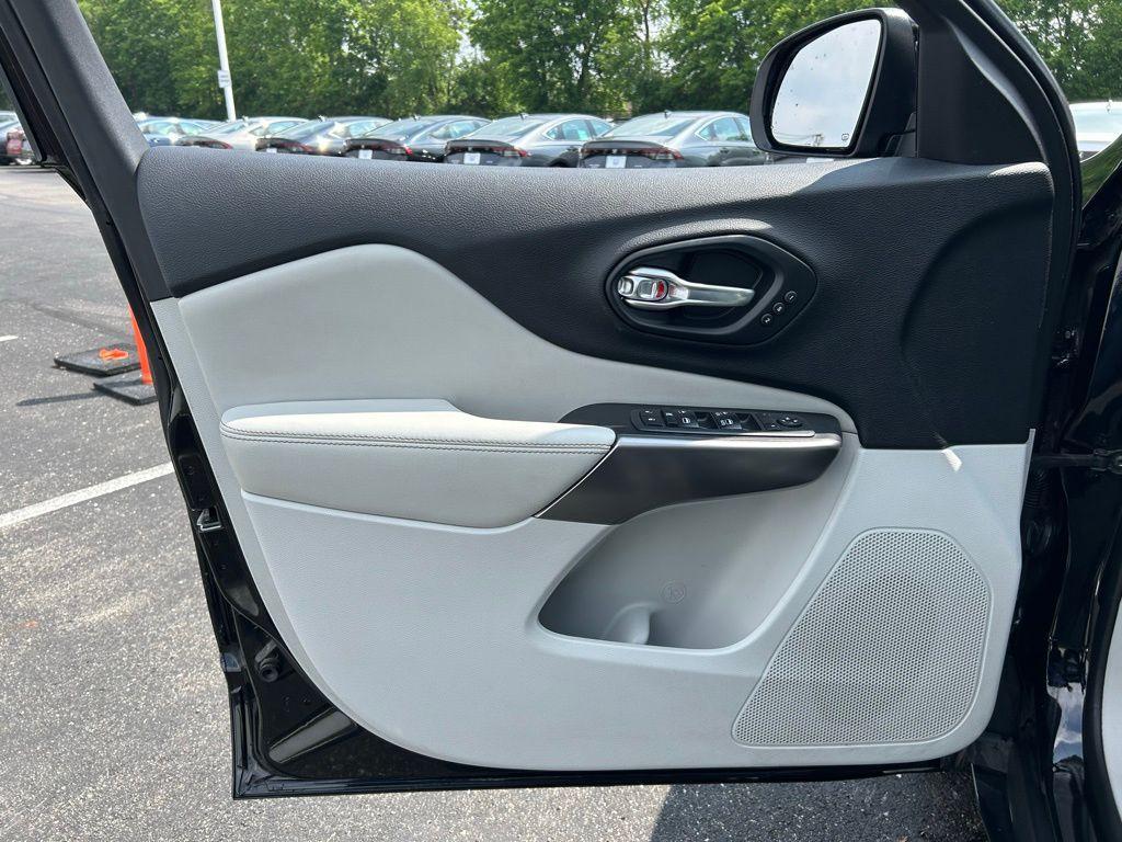 used 2019 Jeep Cherokee car, priced at $21,991
