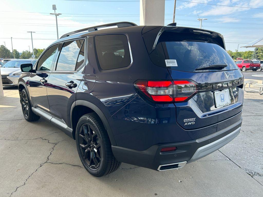 new 2025 Honda Pilot car, priced at $48,839