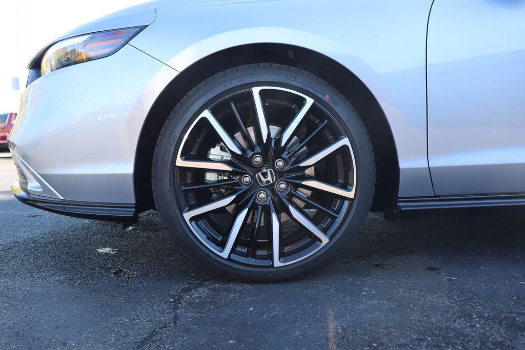 new 2025 Honda Accord Hybrid car