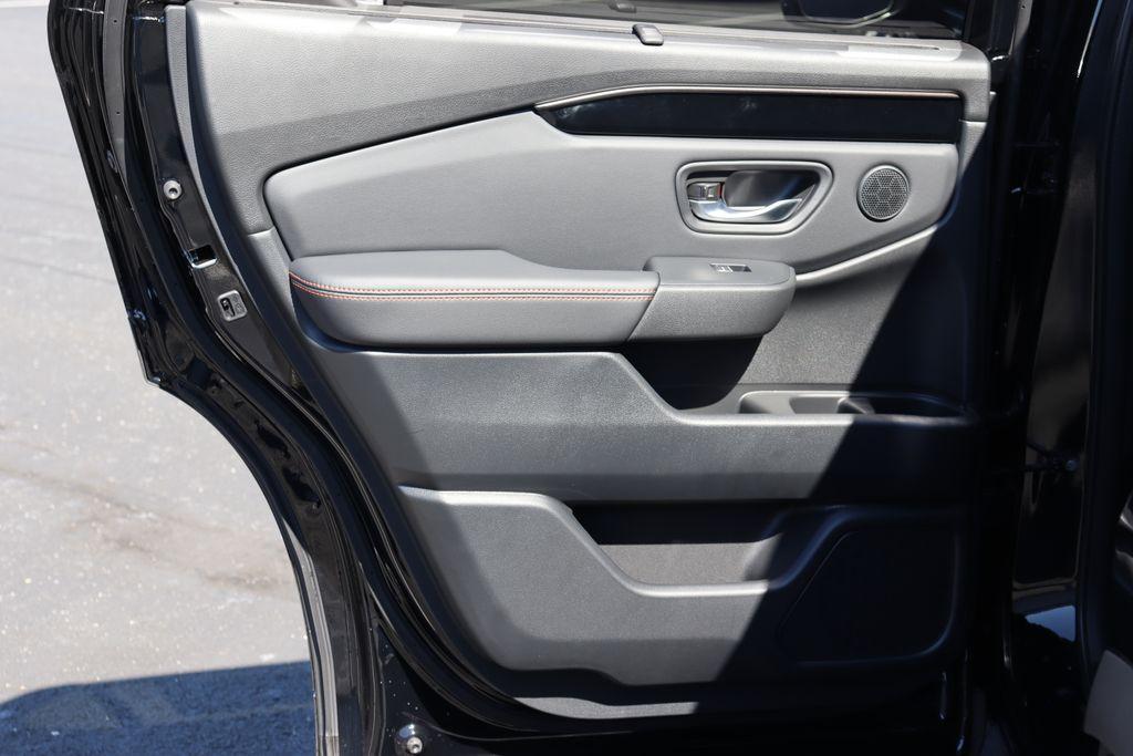 new 2025 Honda Pilot car, priced at $49,155