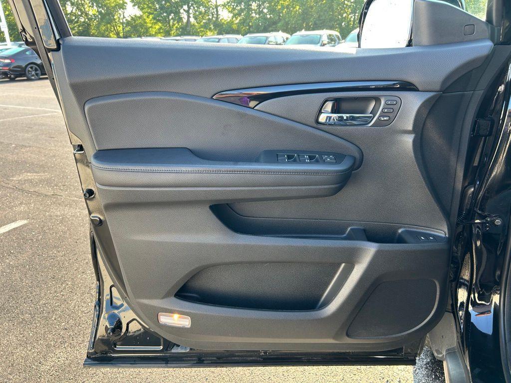 used 2022 Honda Pilot car, priced at $37,991
