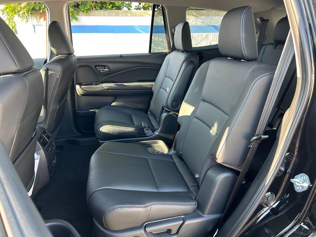 used 2022 Honda Pilot car, priced at $37,991