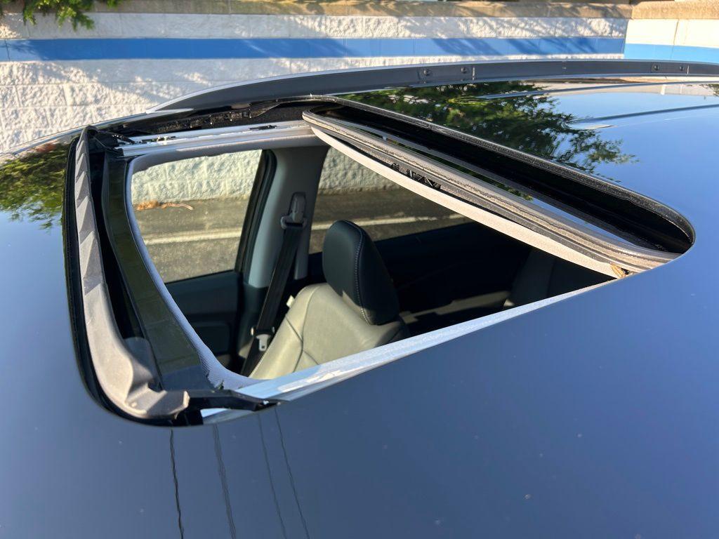 used 2022 Honda Pilot car, priced at $37,991