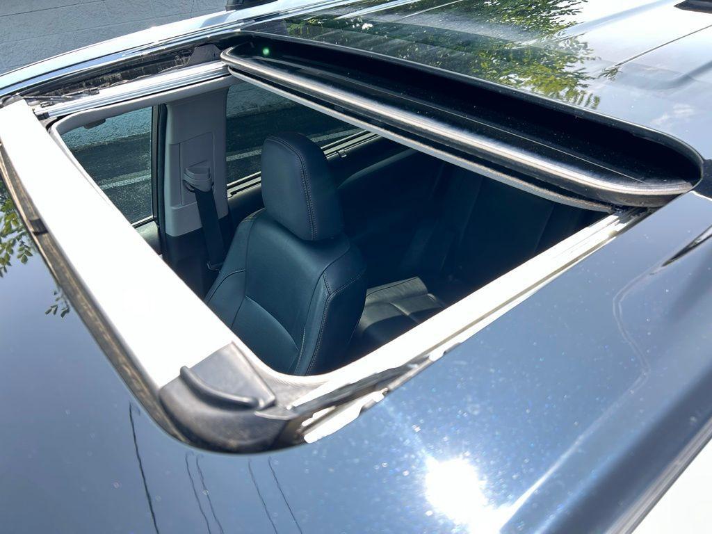 used 2015 Toyota Highlander car, priced at $18,491