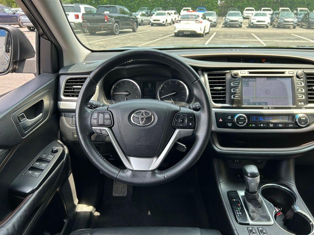 used 2015 Toyota Highlander car, priced at $18,491