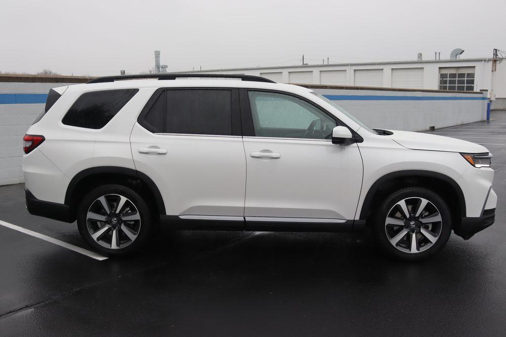 new 2025 Honda Pilot car