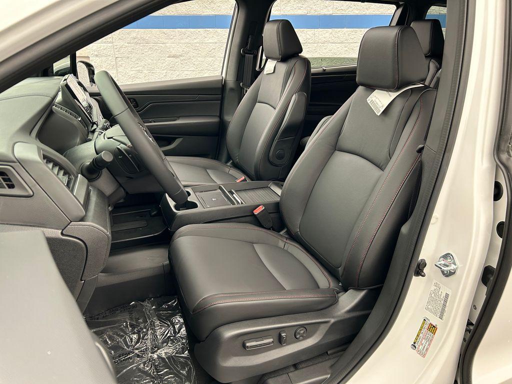 new 2026 Honda Odyssey car, priced at $44,440