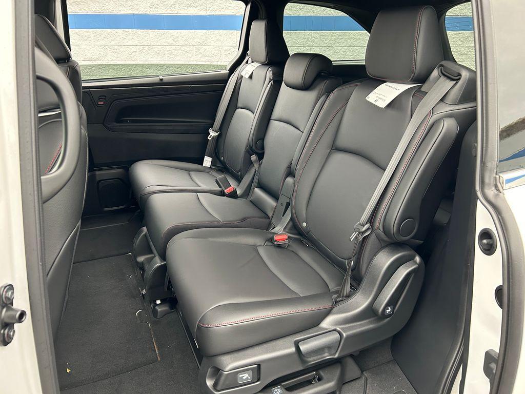 new 2026 Honda Odyssey car, priced at $44,440