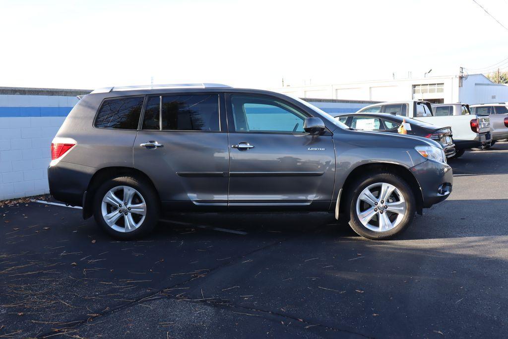 used 2010 Toyota Highlander car, priced at $7,792