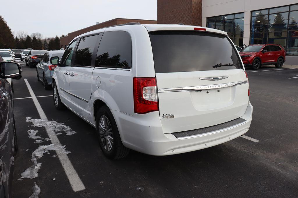 used 2015 Chrysler Town & Country car, priced at $15,491