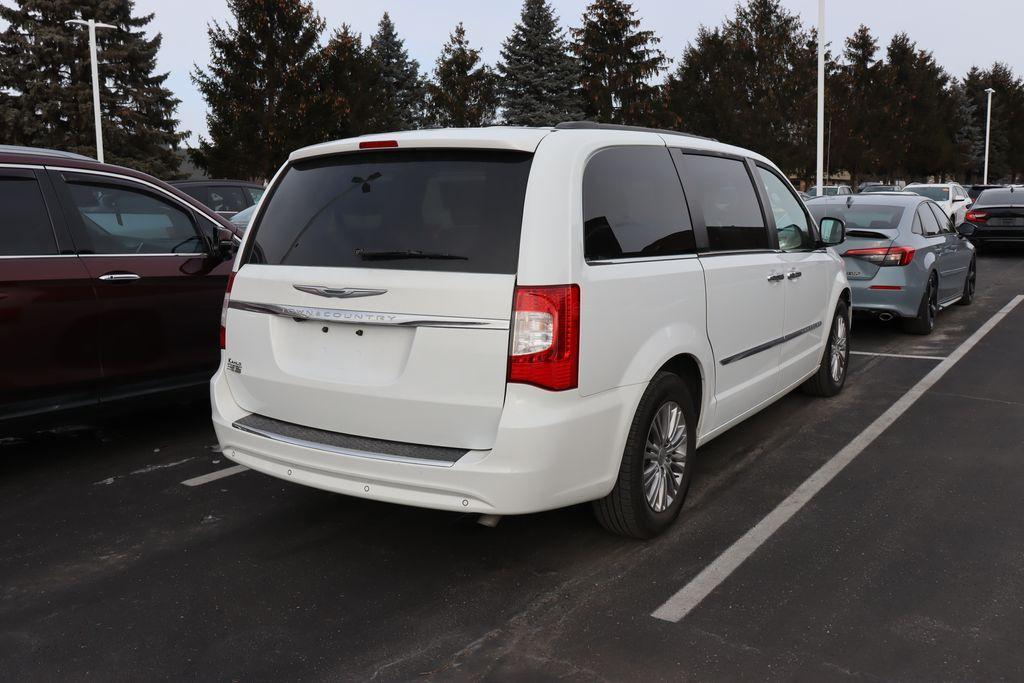 used 2015 Chrysler Town & Country car, priced at $15,491