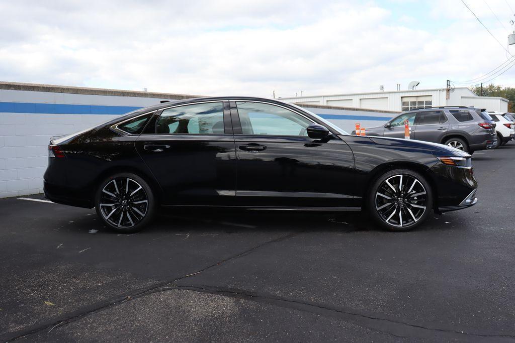 new 2025 Honda Accord Hybrid car