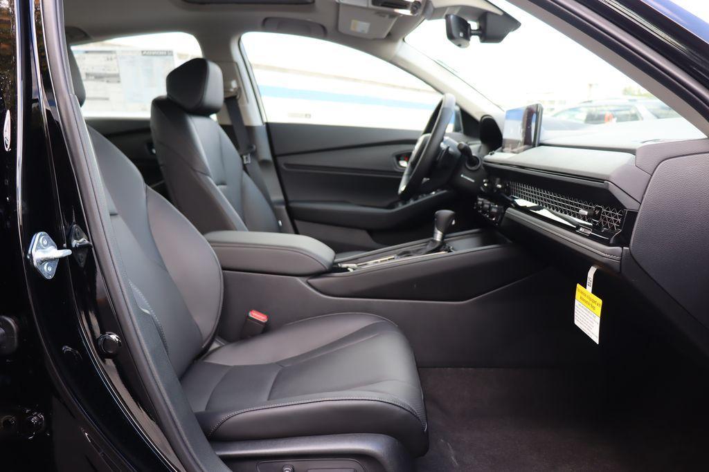 new 2025 Honda Accord Hybrid car