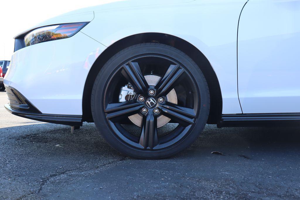 new 2025 Honda Accord Hybrid car, priced at $35,217