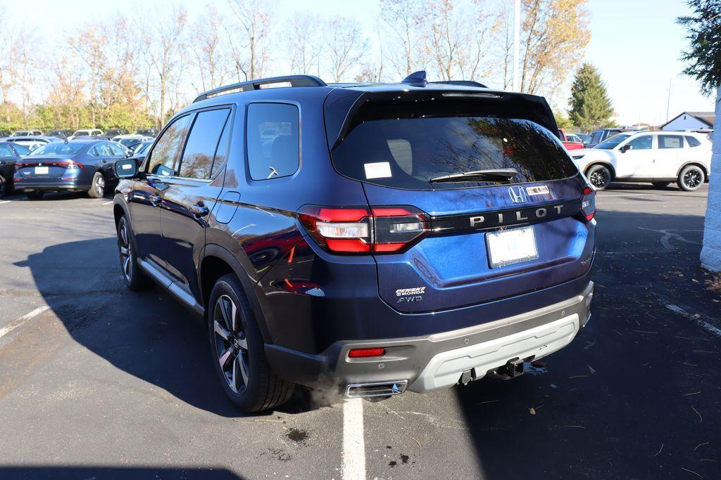 new 2025 Honda Pilot car, priced at $49,985