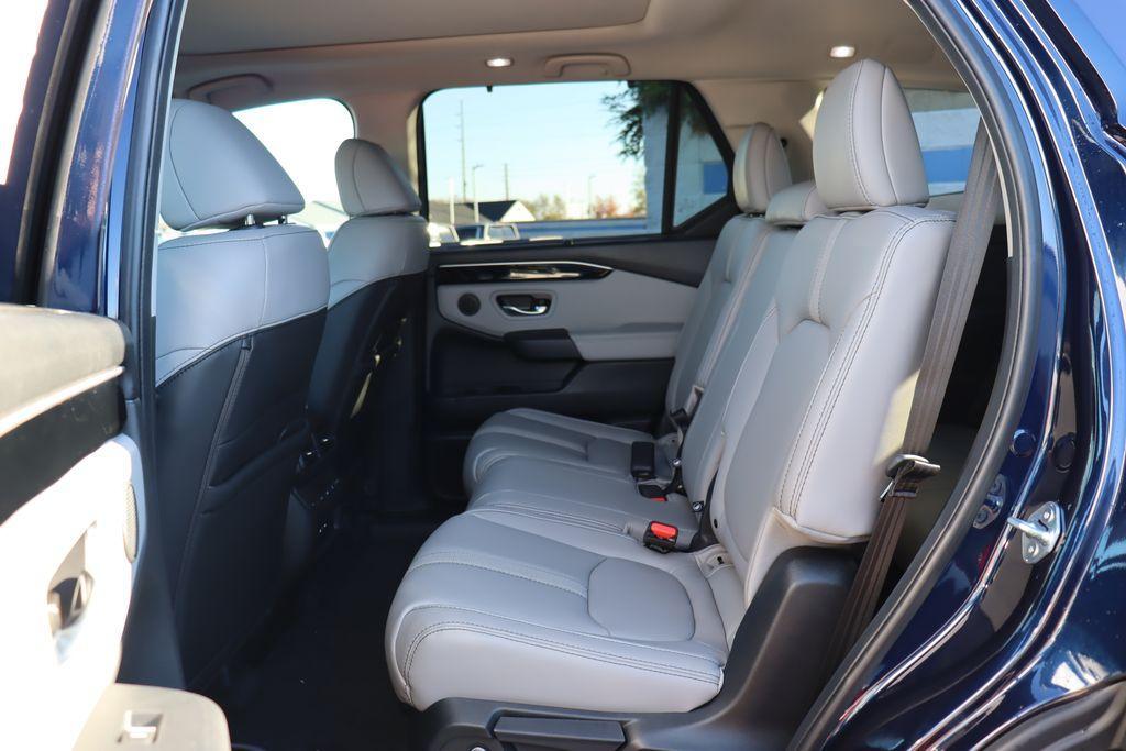 new 2025 Honda Pilot car, priced at $49,985