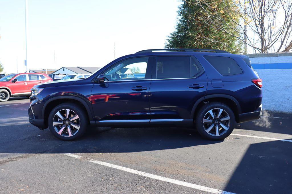 new 2025 Honda Pilot car, priced at $49,985