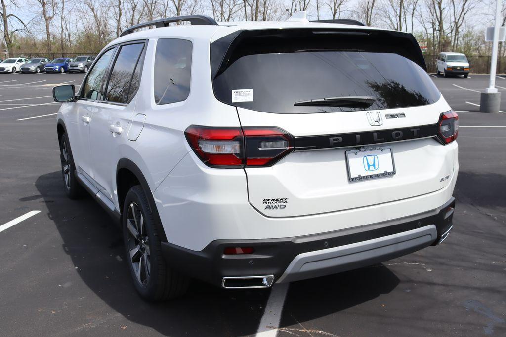 new 2025 Honda Pilot car, priced at $53,390