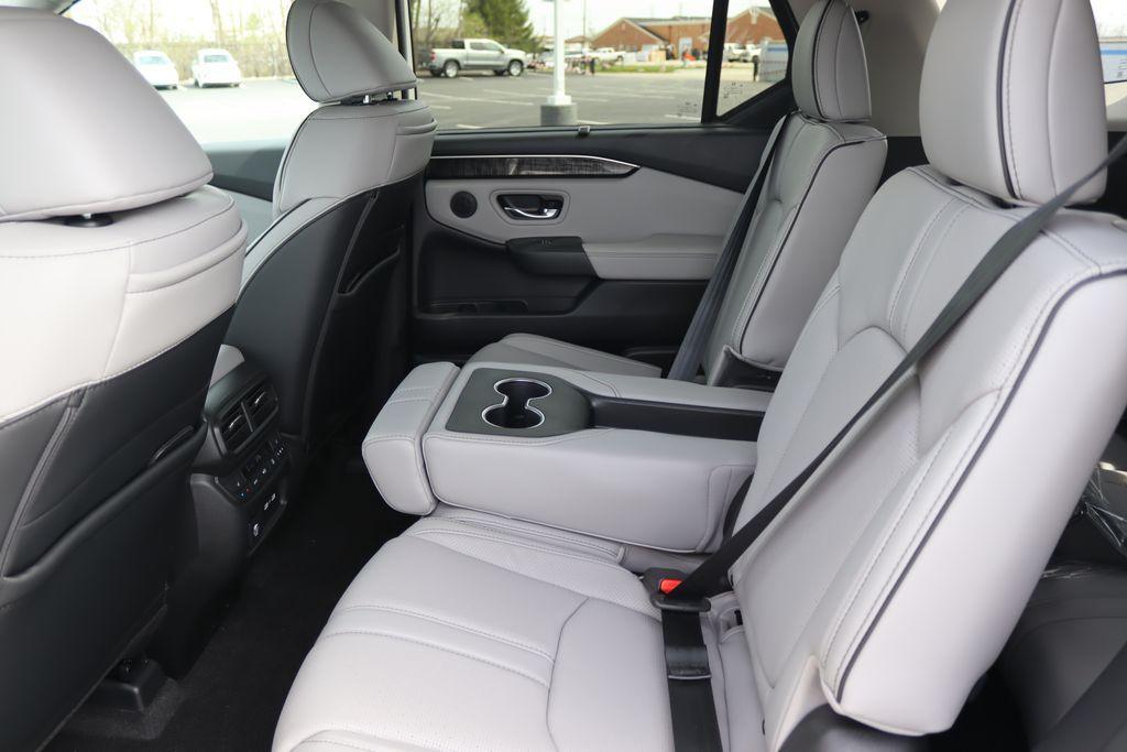 new 2025 Honda Pilot car, priced at $53,390