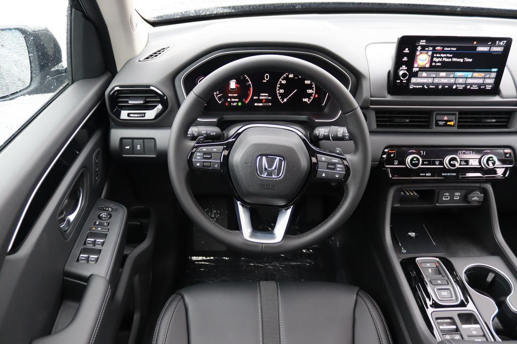 new 2025 Honda Pilot car, priced at $49,780