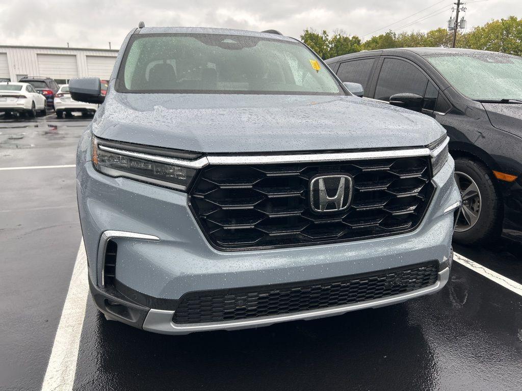 used 2023 Honda Pilot car, priced at $41,991