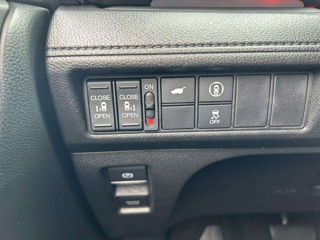 used 2023 Honda Odyssey car, priced at $37,443