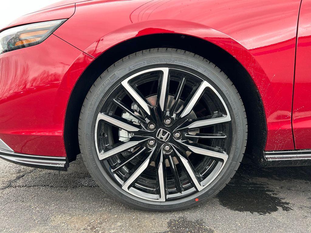 new 2025 Honda Accord Hybrid car, priced at $39,405