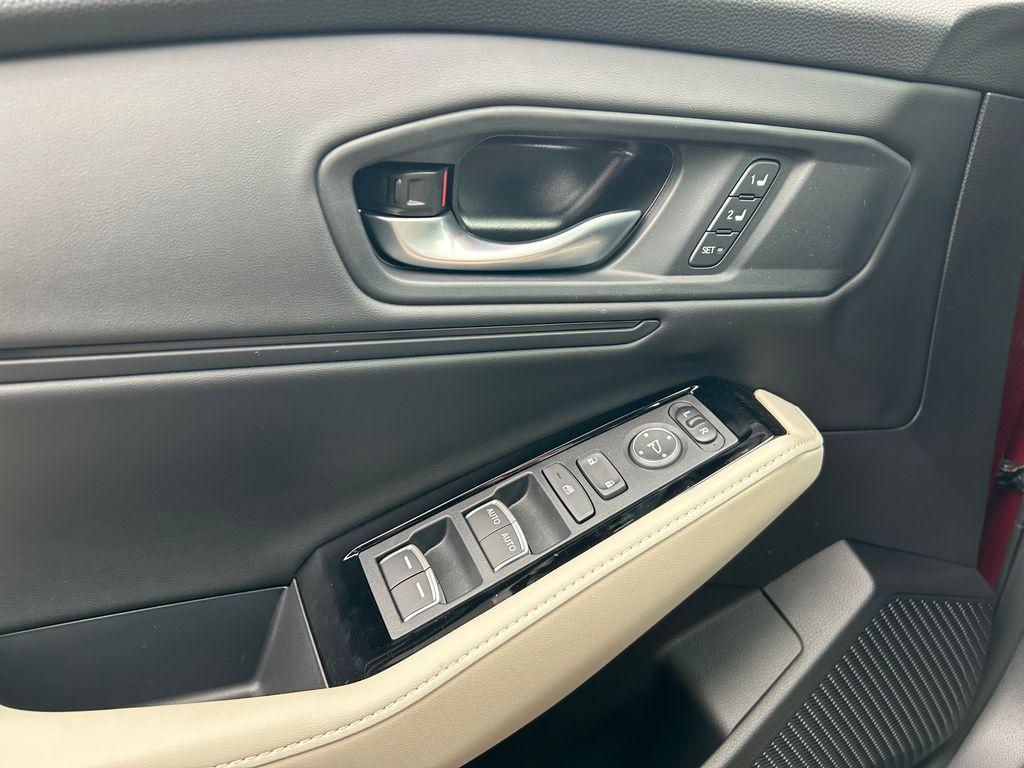 new 2025 Honda Accord Hybrid car, priced at $39,405