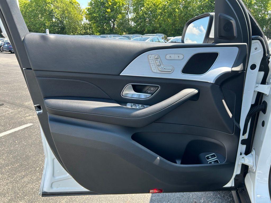 used 2024 Mercedes-Benz GLE 450 Plug-In Hybrid car, priced at $51,893
