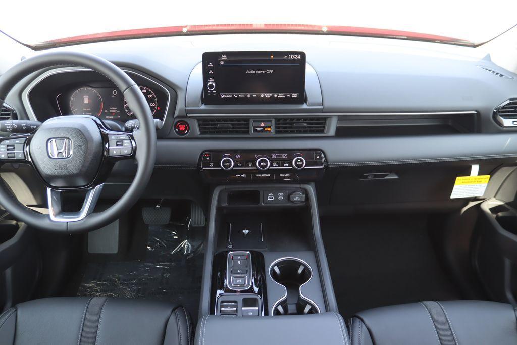 new 2025 Honda Pilot car, priced at $47,803