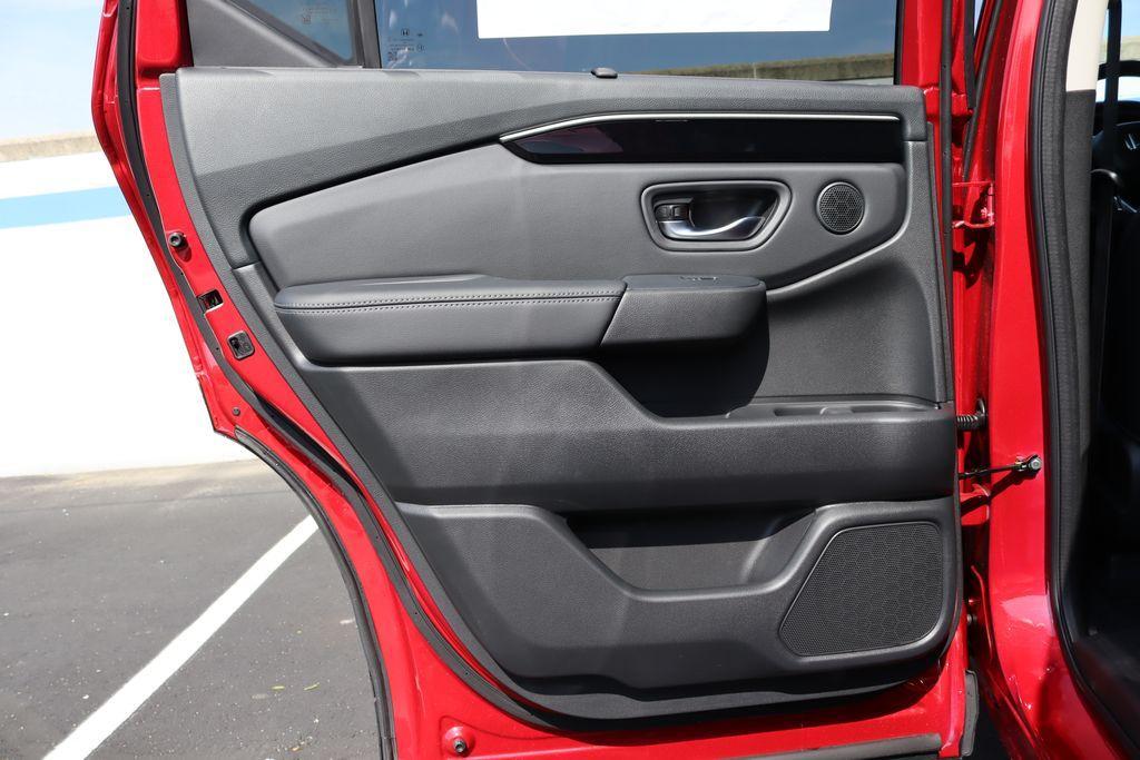 new 2025 Honda Pilot car, priced at $47,803