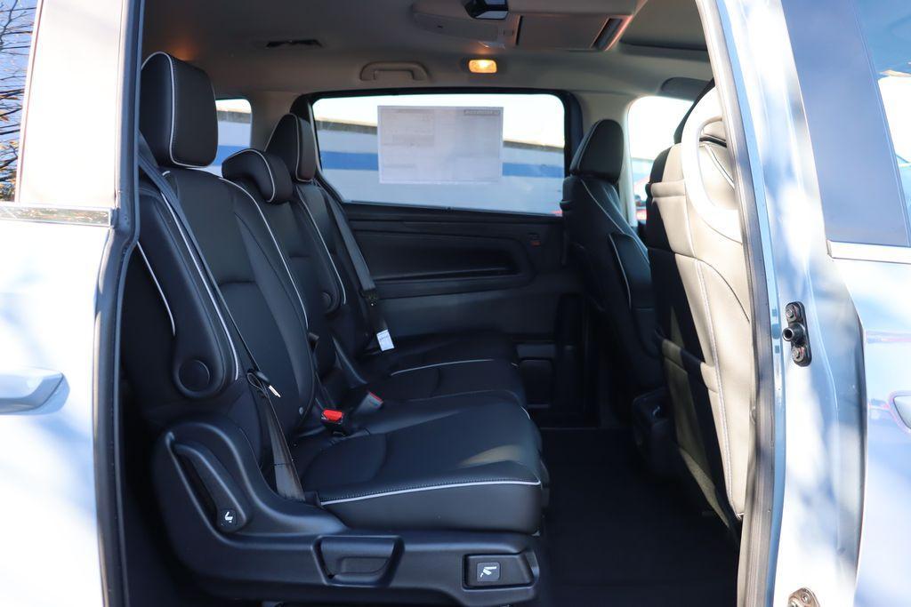 new 2025 Honda Odyssey car, priced at $47,055