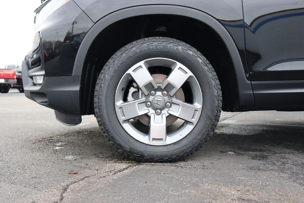 new 2025 Honda Ridgeline car, priced at $42,042