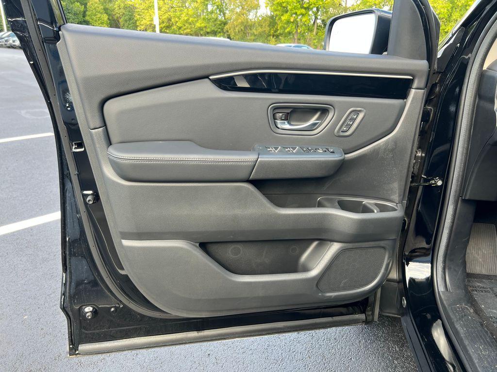 new 2025 Honda Pilot car, priced at $46,469