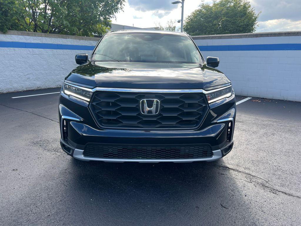 new 2025 Honda Pilot car, priced at $46,469