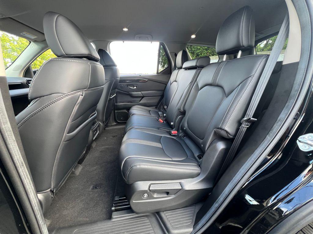 new 2025 Honda Pilot car, priced at $46,469