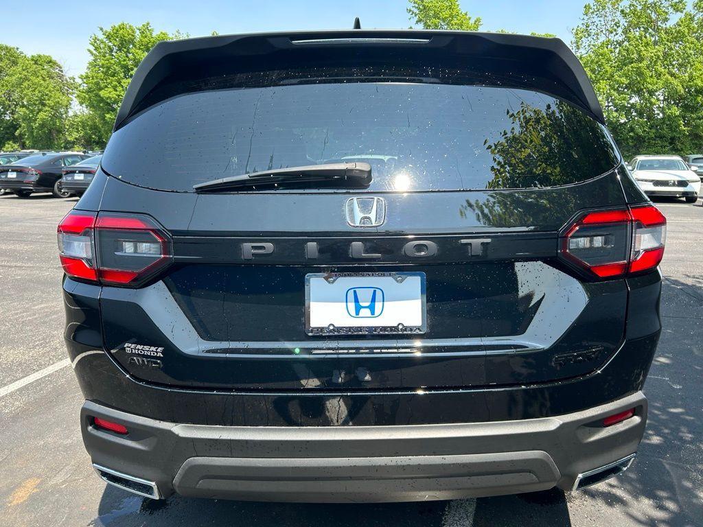 used 2025 Honda Pilot car, priced at $41,991