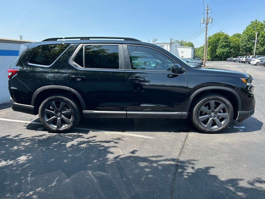 used 2025 Honda Pilot car, priced at $41,991