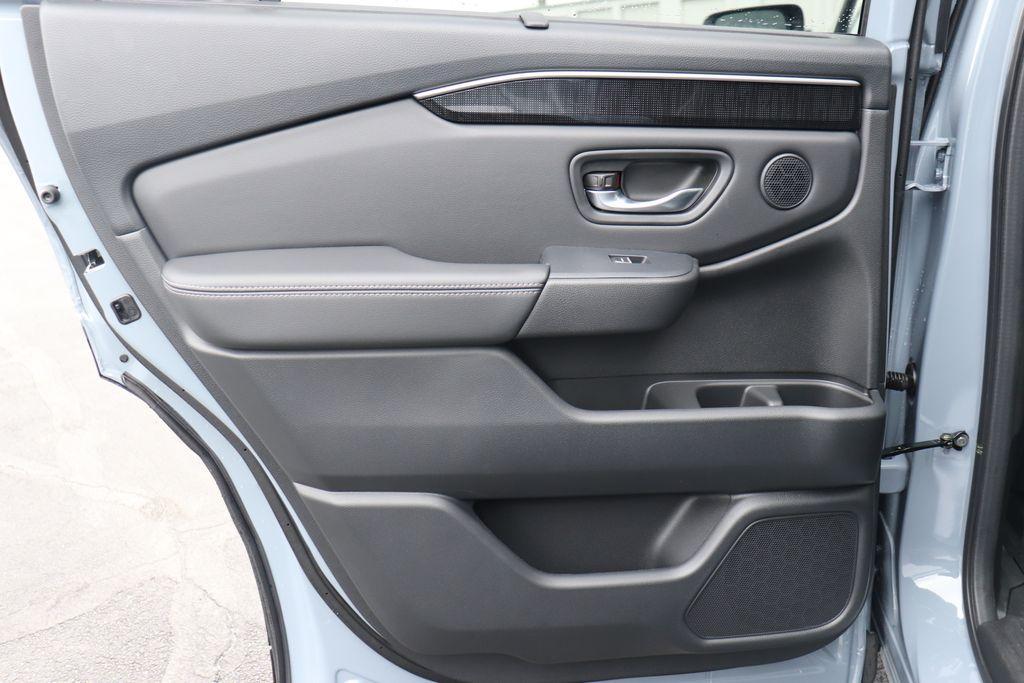 new 2025 Honda Pilot car, priced at $52,500