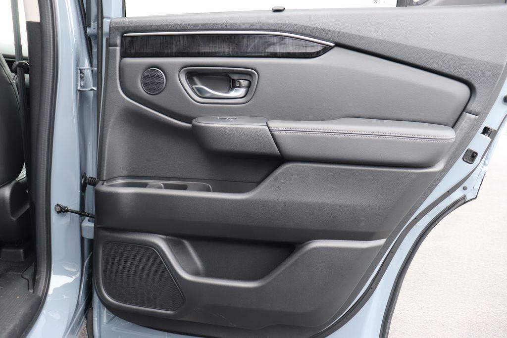 new 2025 Honda Pilot car, priced at $52,500