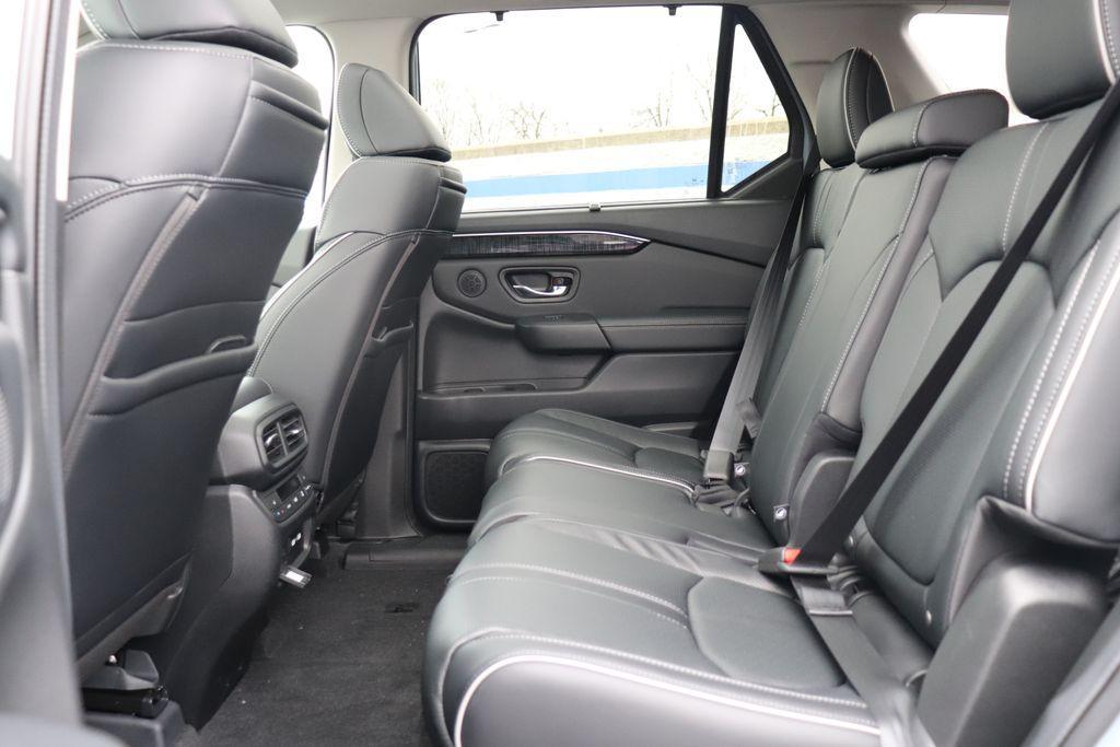 new 2025 Honda Pilot car, priced at $52,500