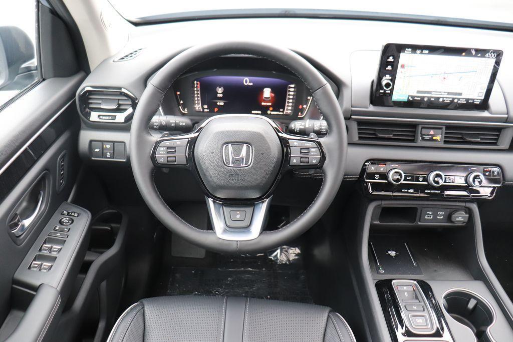 new 2025 Honda Pilot car, priced at $52,500