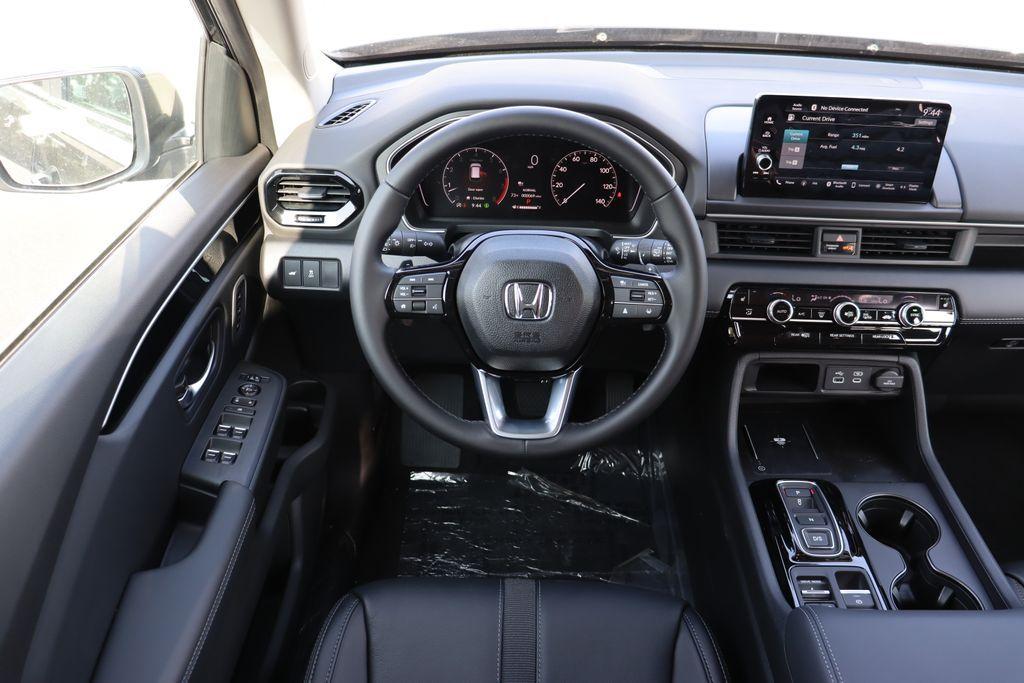 new 2025 Honda Pilot car, priced at $45,050