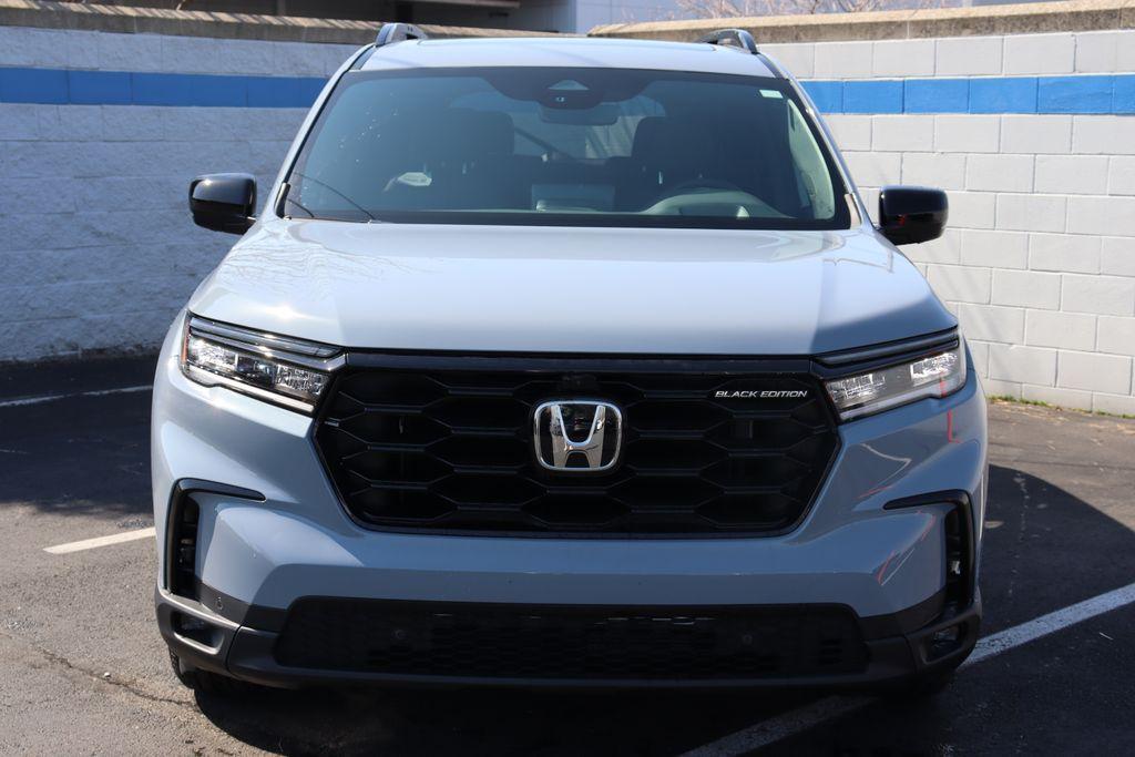 new 2025 Honda Pilot car, priced at $54,485