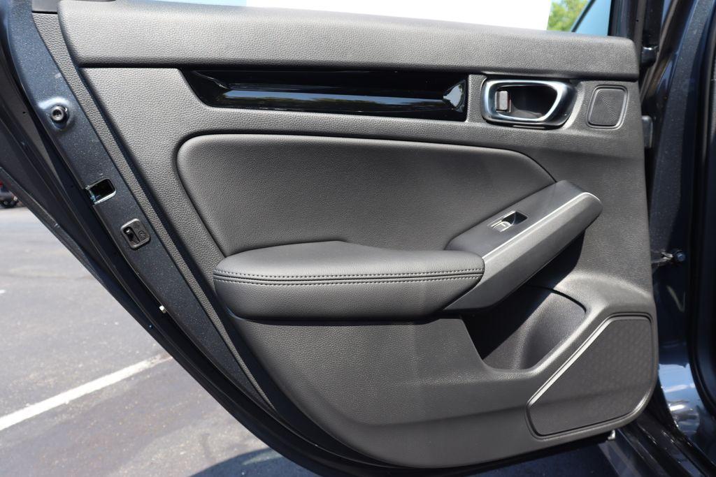 new 2025 Honda Civic Hybrid car, priced at $32,100