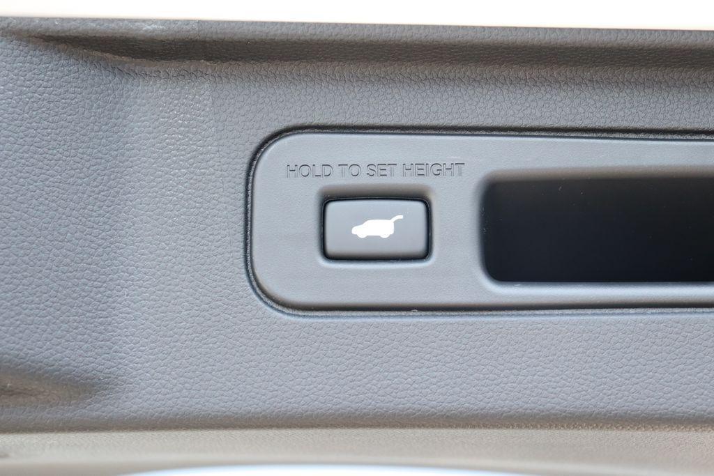 new 2025 Honda Pilot car, priced at $44,795