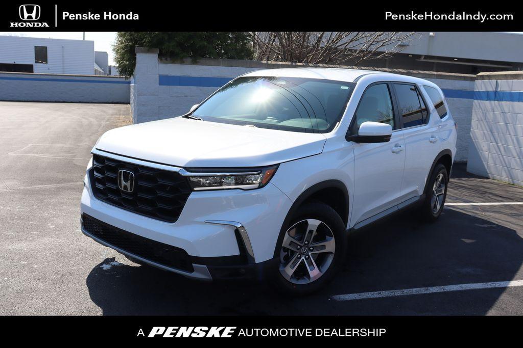 new 2025 Honda Pilot car, priced at $44,795