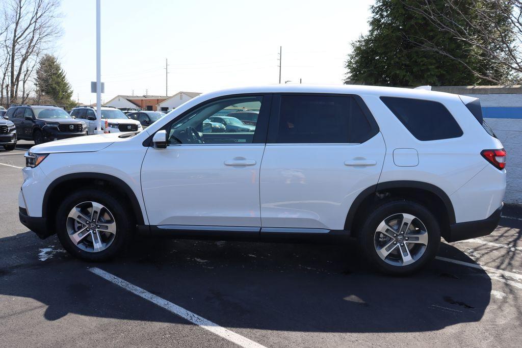 new 2025 Honda Pilot car, priced at $44,795